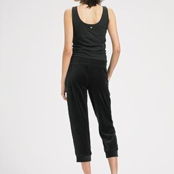 Juicy Couture Jumpsuit/Cropped Velour Romper NWT - Picture 2 of 6